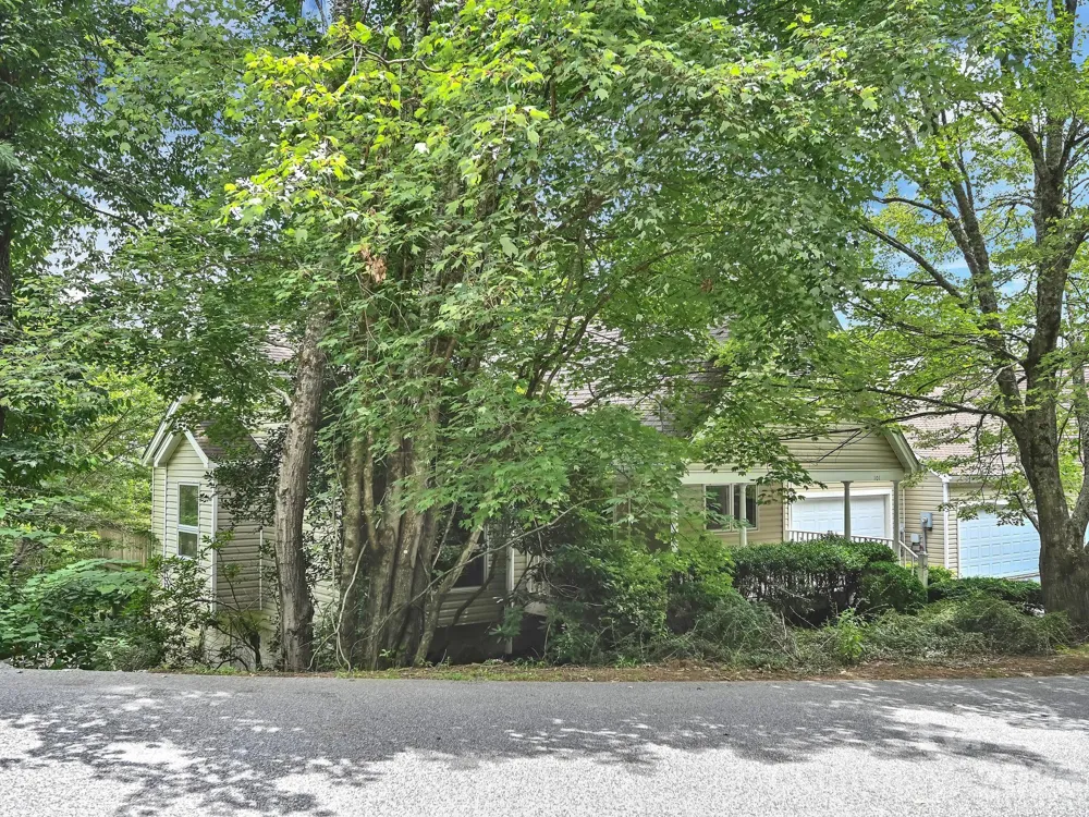 101 Valley Hill Drive Hendersonville, NC 28791