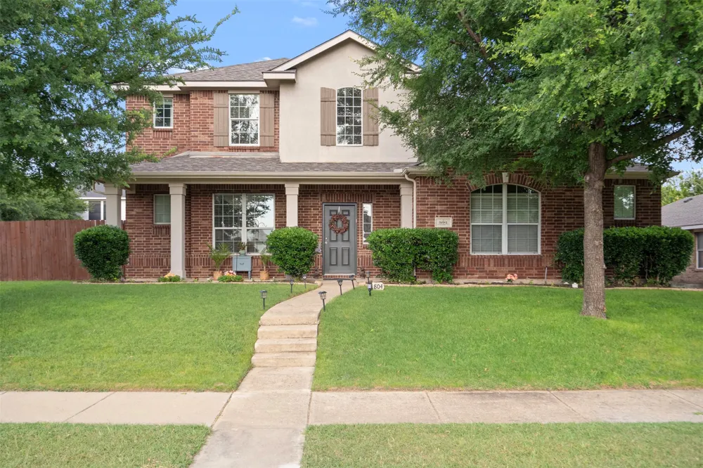 804 Montrose Trail DeSoto, TX 75115