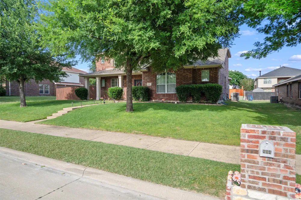 804 Montrose Trail DeSoto, TX 75115