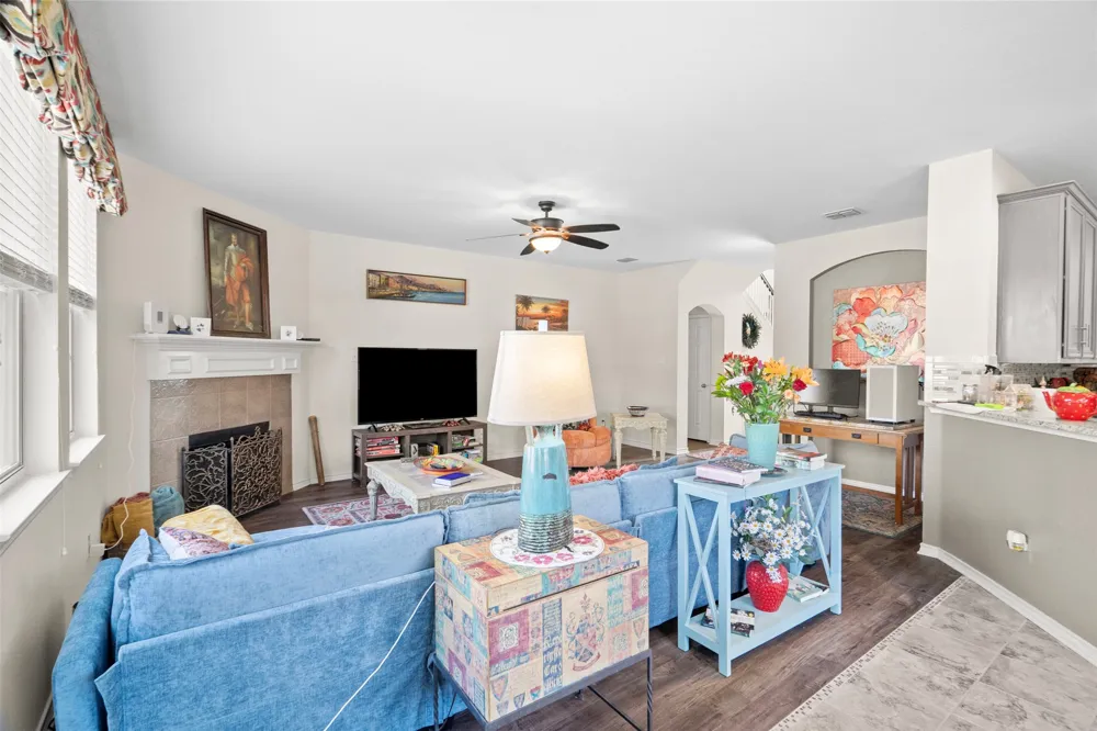 804 Montrose Trail DeSoto, TX 75115