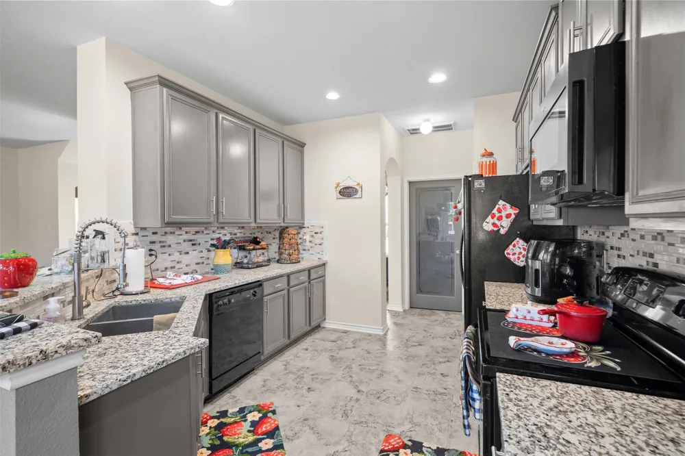 804 Montrose Trail DeSoto, TX 75115