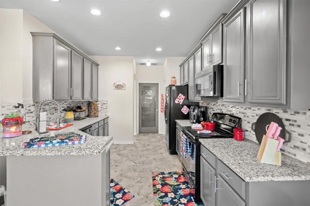 804 Montrose Trail DeSoto, TX 75115