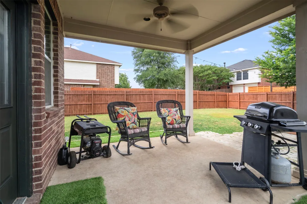 804 Montrose Trail DeSoto, TX 75115