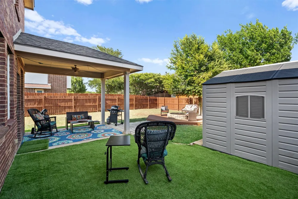 804 Montrose Trail DeSoto, TX 75115