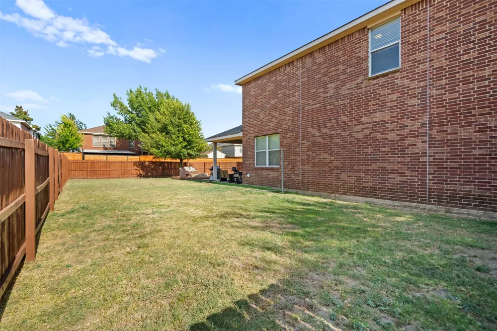 804 Montrose Trail DeSoto, TX 75115