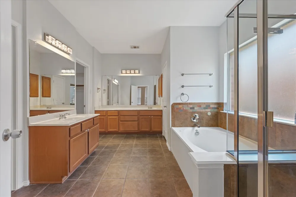 2236 Sparrow Hawk Court Grand Prairie, TX 75052