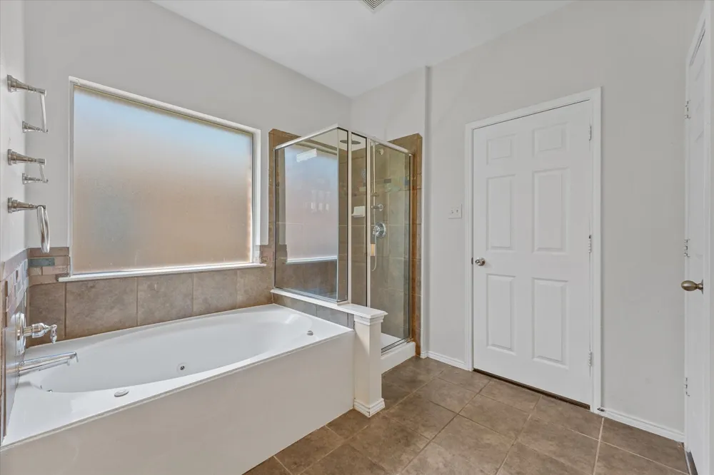 2236 Sparrow Hawk Court Grand Prairie, TX 75052