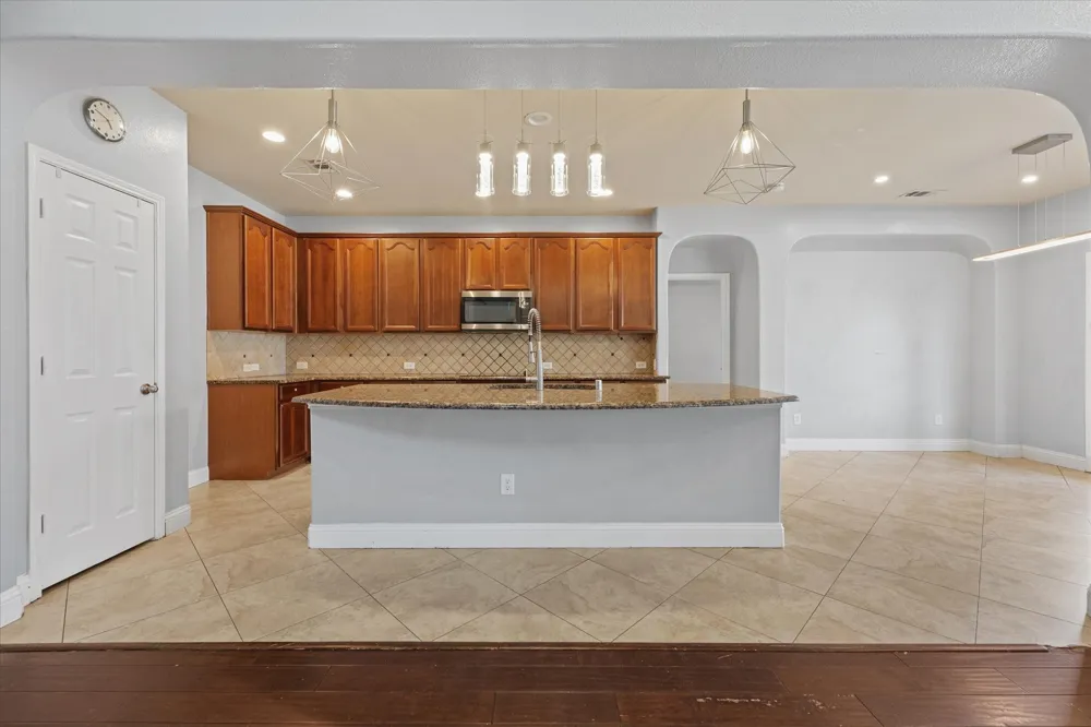2236 Sparrow Hawk Court Grand Prairie, TX 75052