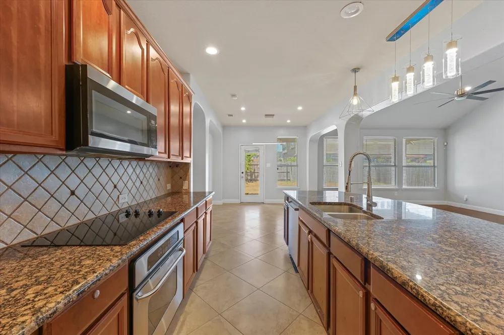 2236 Sparrow Hawk Court Grand Prairie, TX 75052