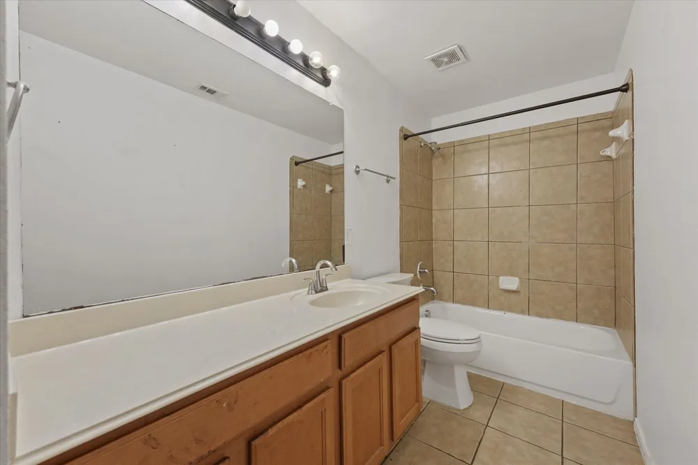 2236 Sparrow Hawk Court Grand Prairie, TX 75052