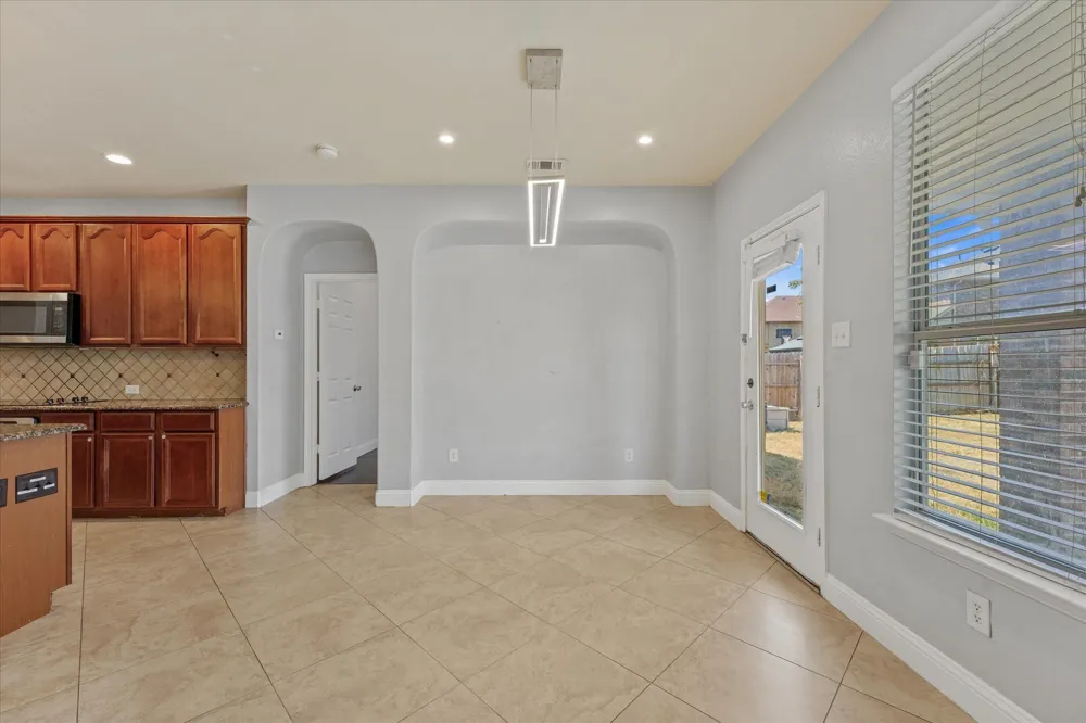 2236 Sparrow Hawk Court Grand Prairie, TX 75052