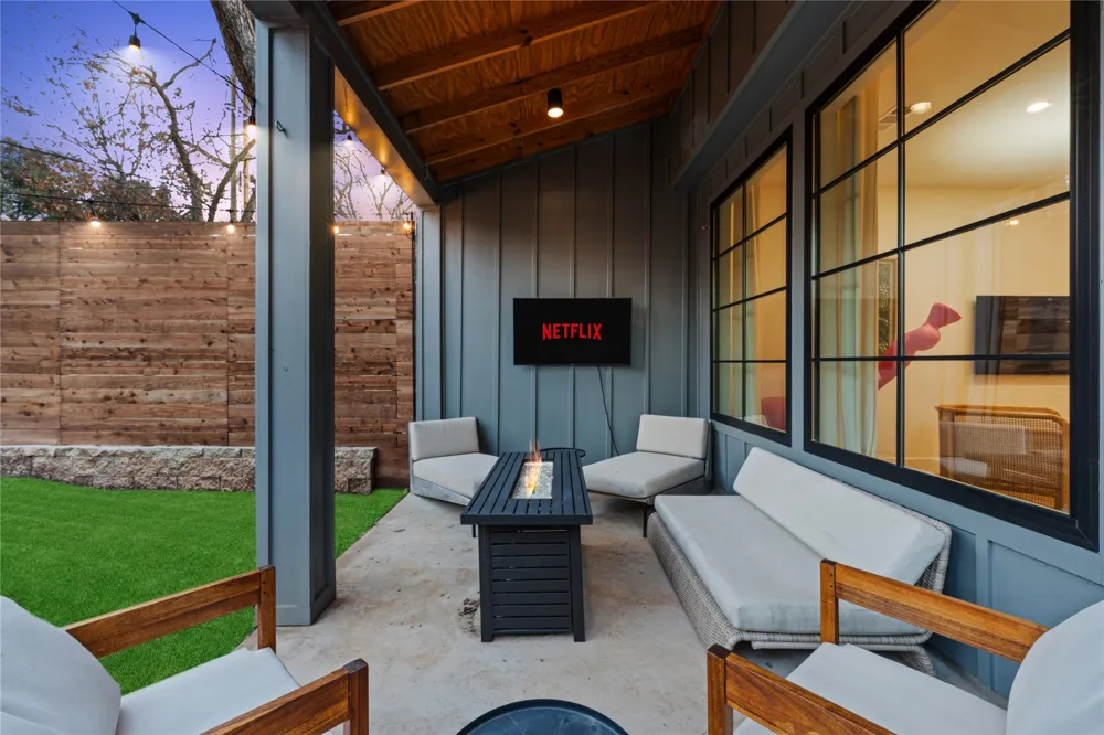 1230 Haines Avenue Dallas, TX 75208
