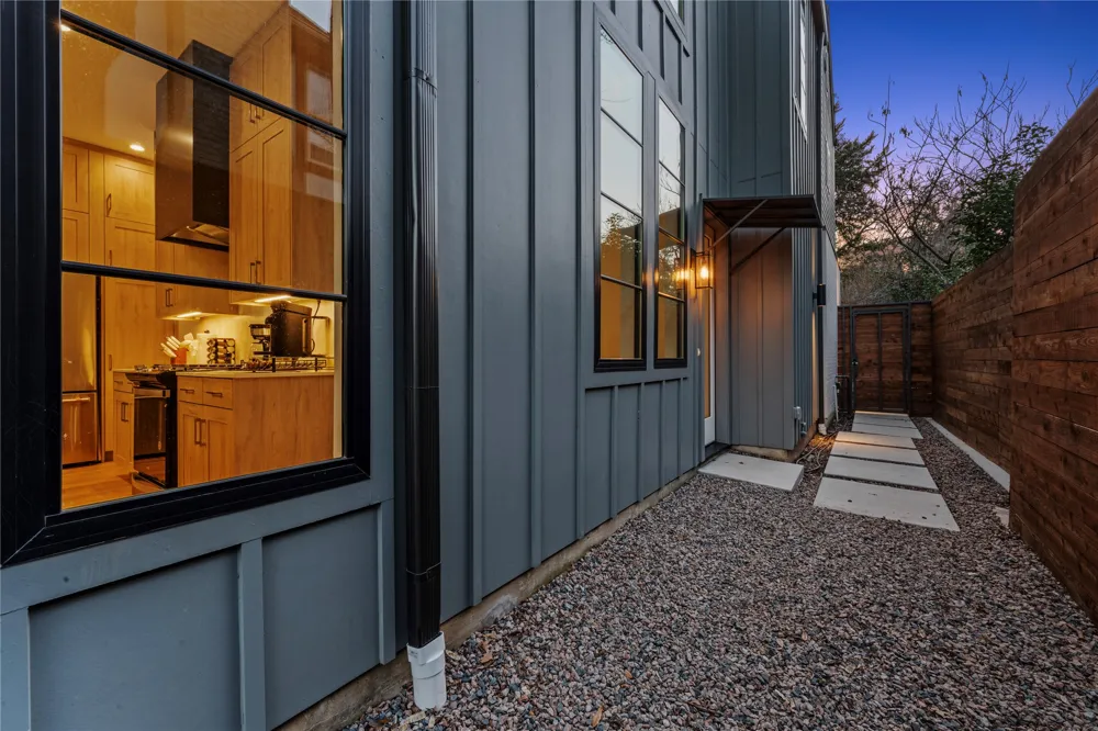 1230 Haines Avenue Dallas, TX 75208