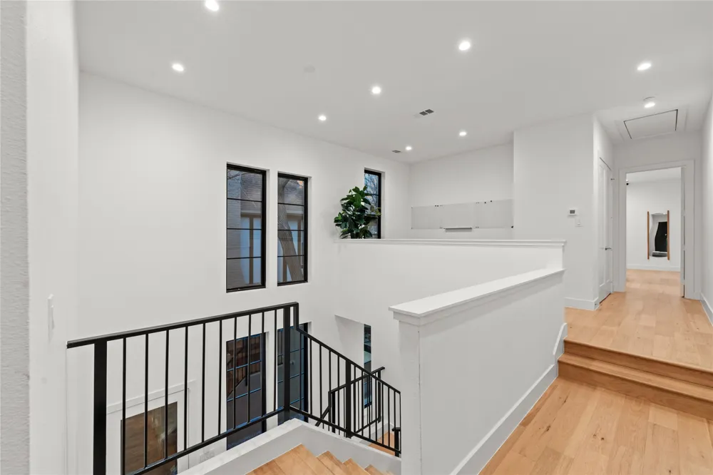 1230 Haines Avenue Dallas, TX 75208