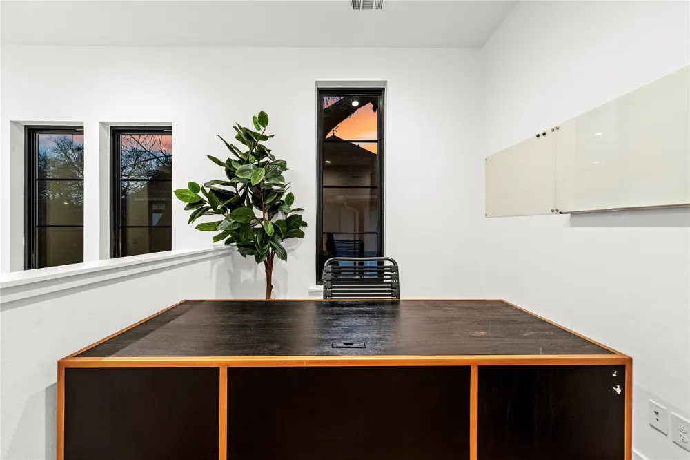 1230 Haines Avenue Dallas, TX 75208