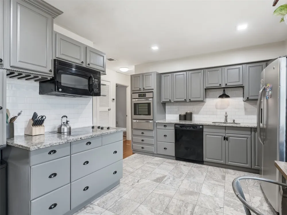 824 Crosby Avenue White Settlement, TX 76108