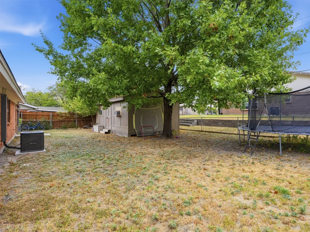 824 Crosby Avenue White Settlement, TX 76108