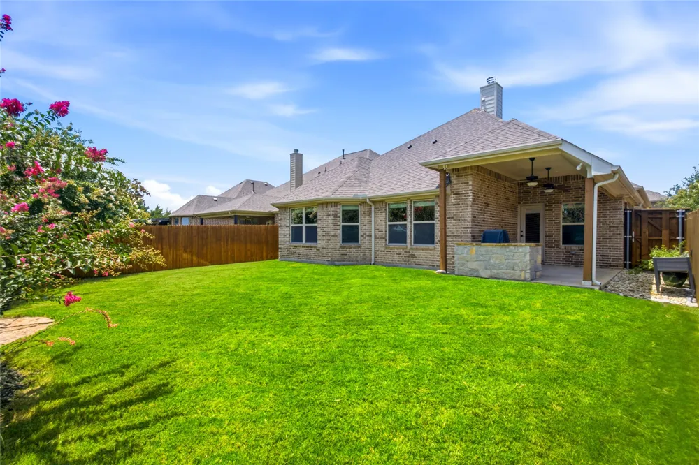 1004 Edgefield Lane Forney, TX 75126