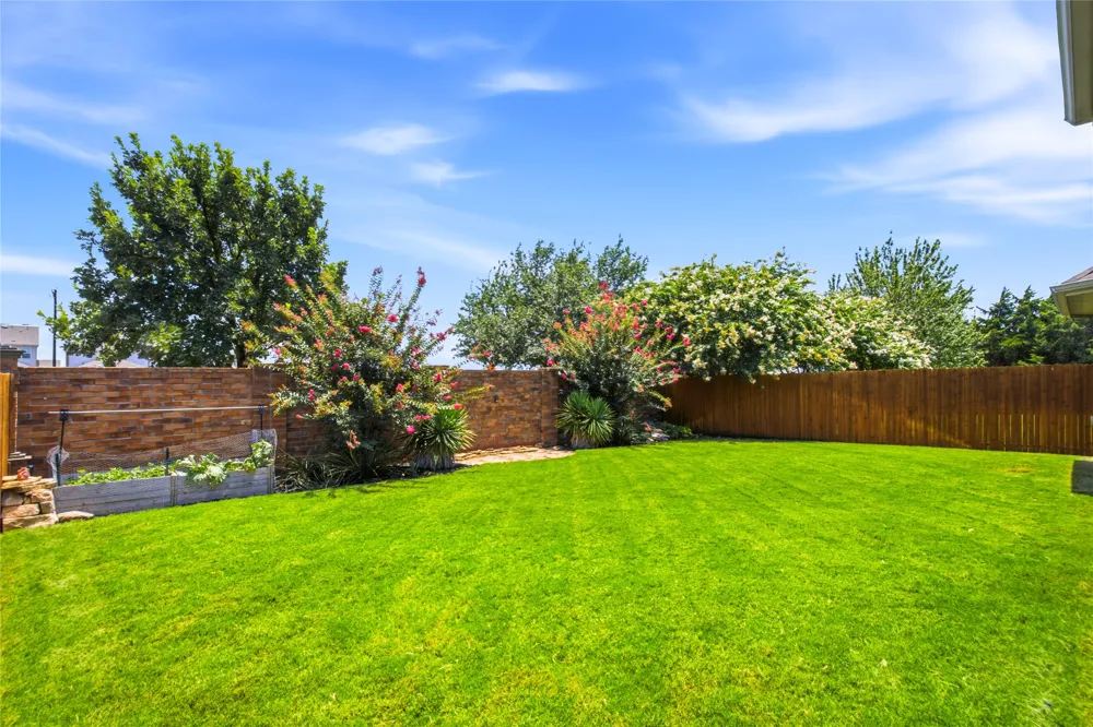 1004 Edgefield Lane Forney, TX 75126