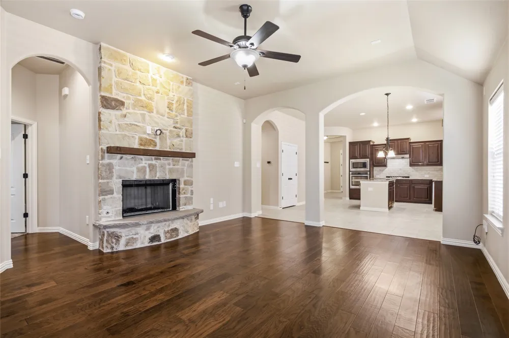 1004 Edgefield Lane Forney, TX 75126