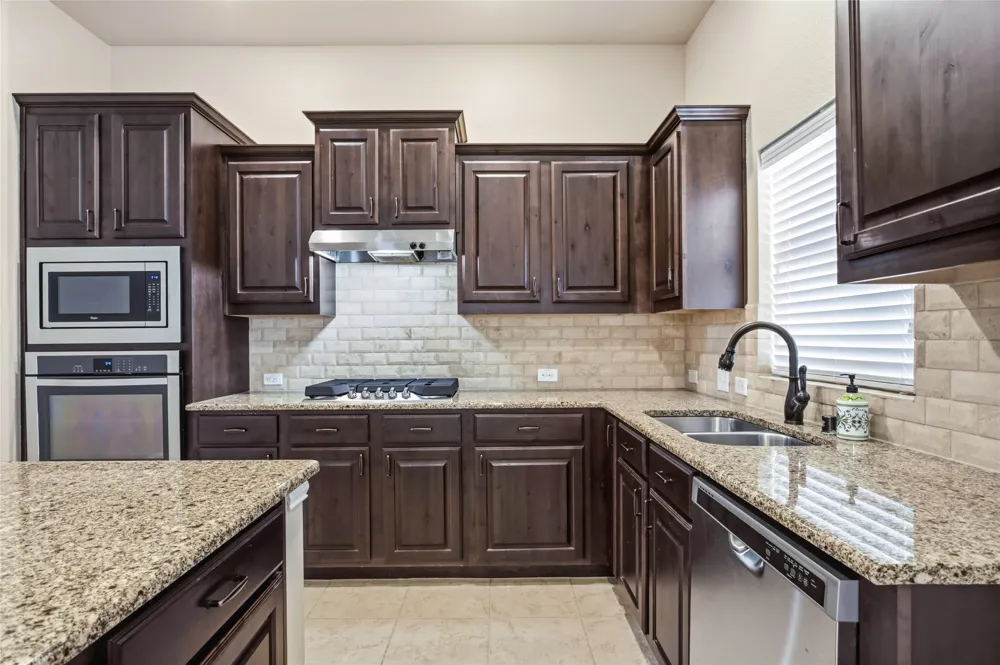 1004 Edgefield Lane Forney, TX 75126