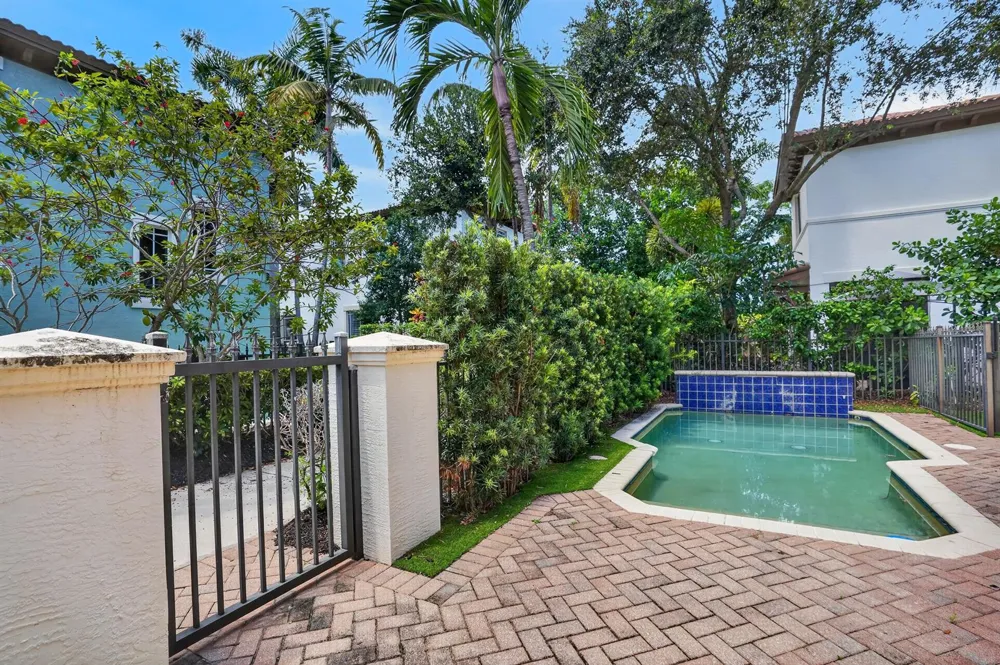 125 NW GARDENER STREET Boca Raton, FL 33432