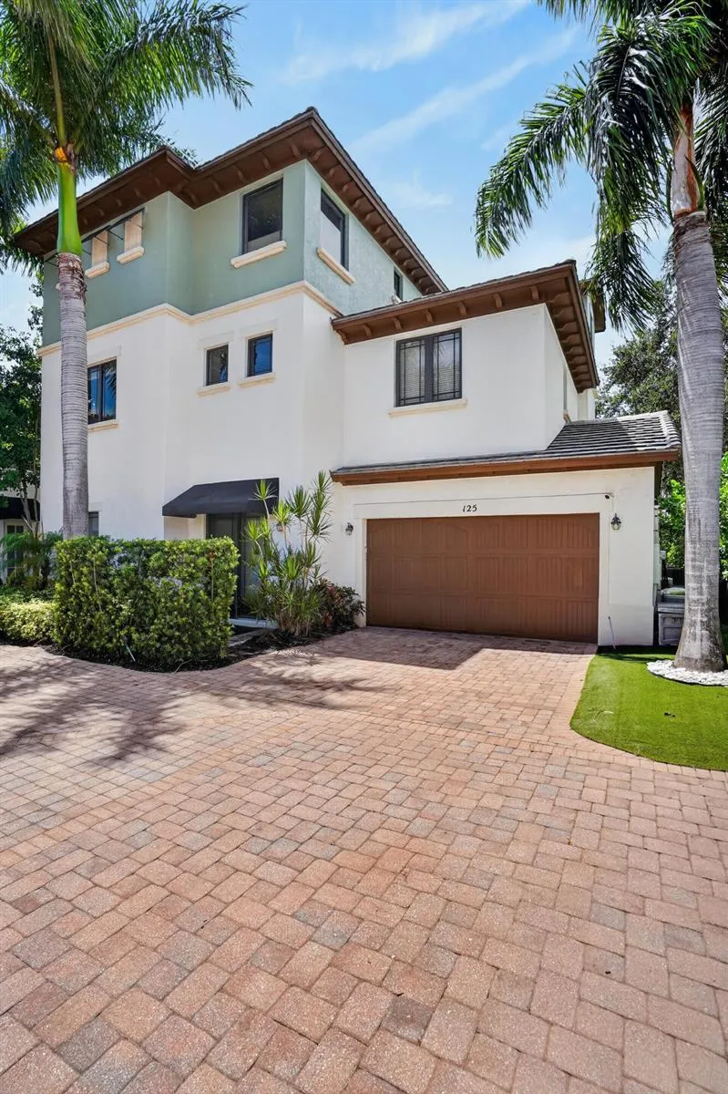 125 NW GARDENER STREET Boca Raton, FL 33432