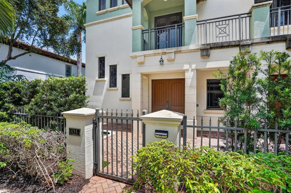 125 NW GARDENER STREET Boca Raton, FL 33432
