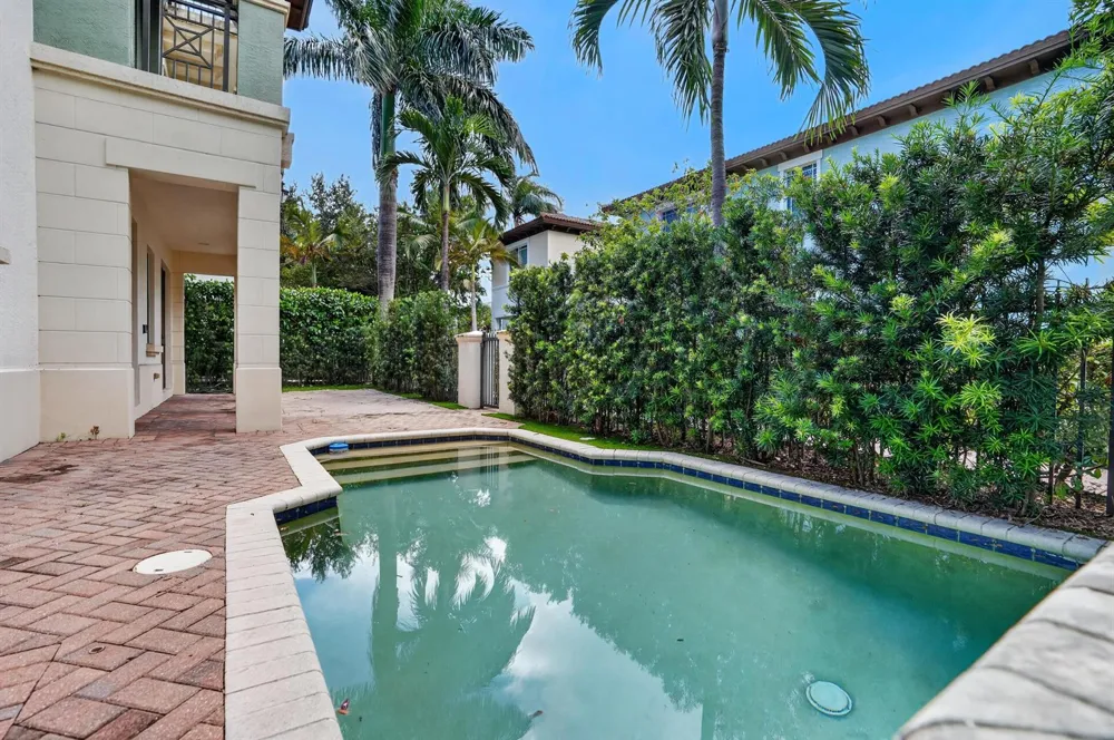 125 NW GARDENER STREET Boca Raton, FL 33432