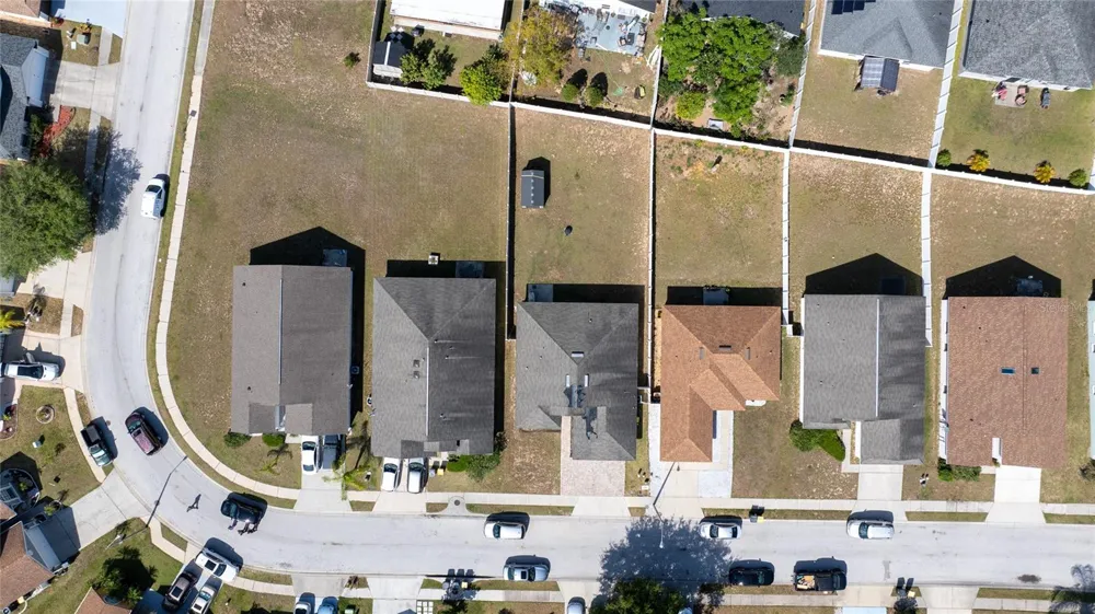 333 CHESHIRE WAY Davenport, FL 33897