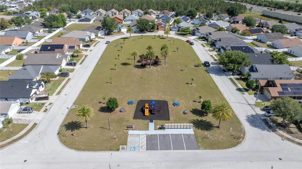 333 CHESHIRE WAY Davenport, FL 33897