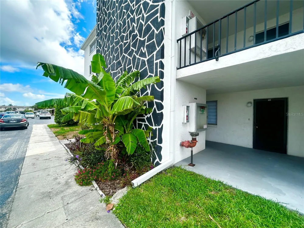 4906 VICTORIA DRIVE #103 Cape Coral, FL 33904