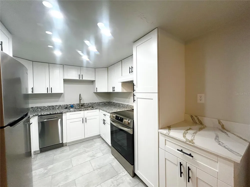 4906 VICTORIA DRIVE #103 Cape Coral, FL 33904