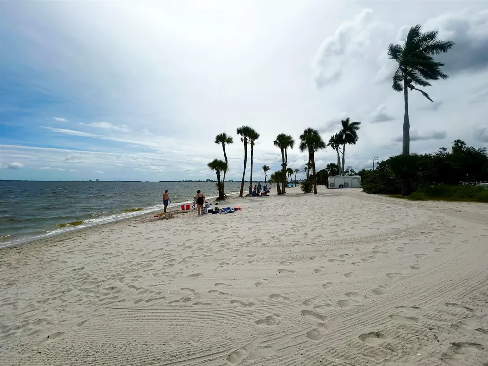 4906 VICTORIA DRIVE #103 Cape Coral, FL 33904
