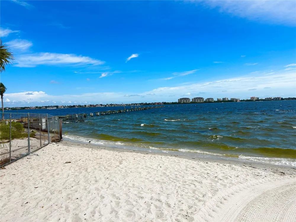 4906 VICTORIA DRIVE #103 Cape Coral, FL 33904