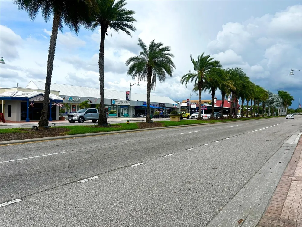 4906 VICTORIA DRIVE #103 Cape Coral, FL 33904