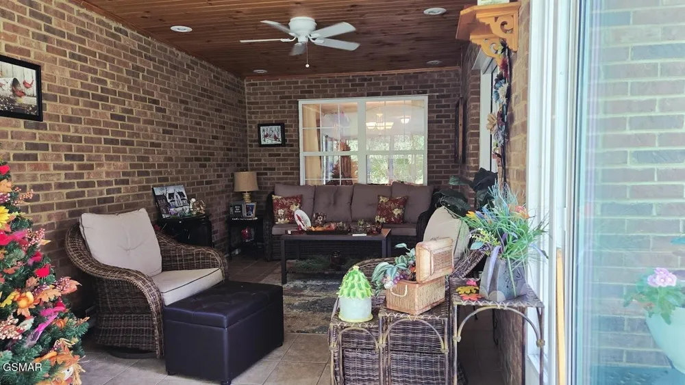 240 River Garden Court Sevierville, TN 37862