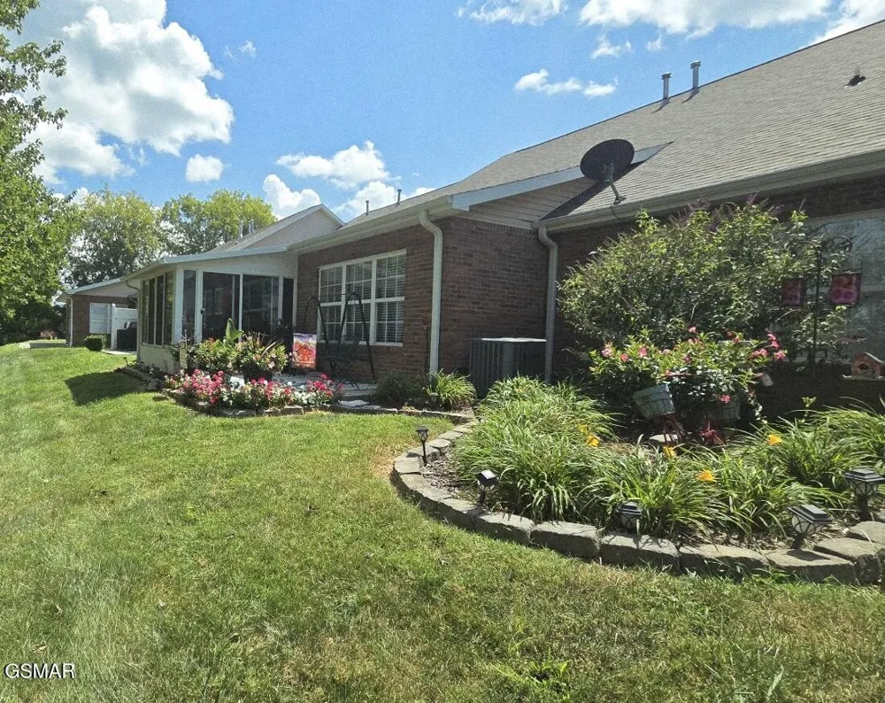 240 River Garden Court Sevierville, TN 37862