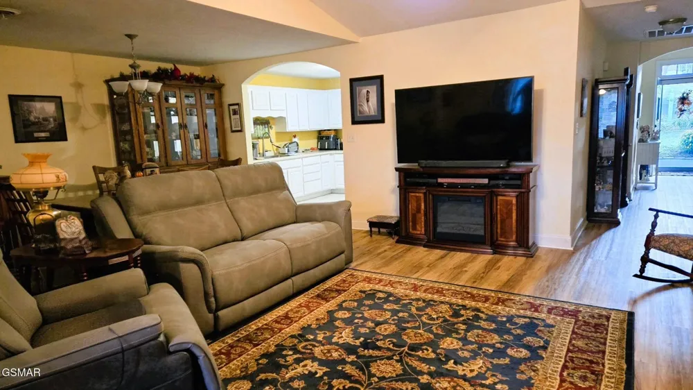 240 River Garden Court Sevierville, TN 37862
