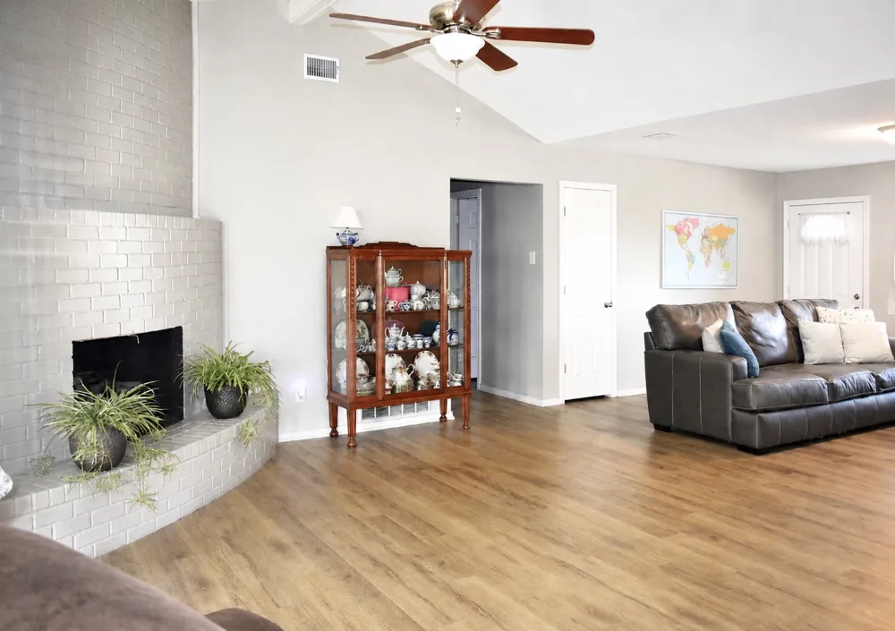 1702 Pecos Avenue Rockdale, TX 76567