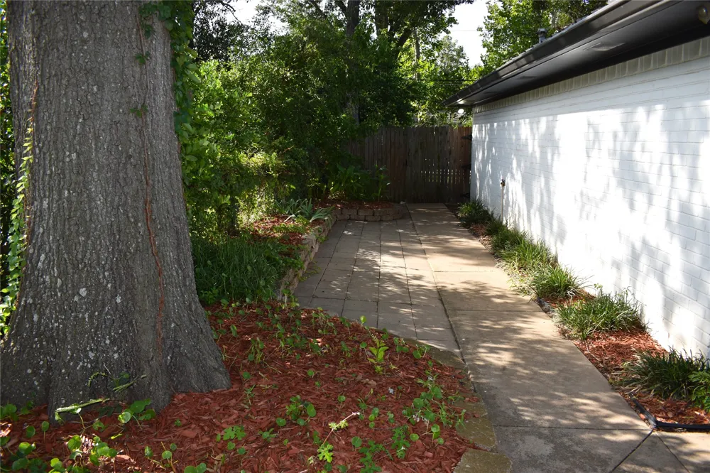 1702 Pecos Avenue Rockdale, TX 76567
