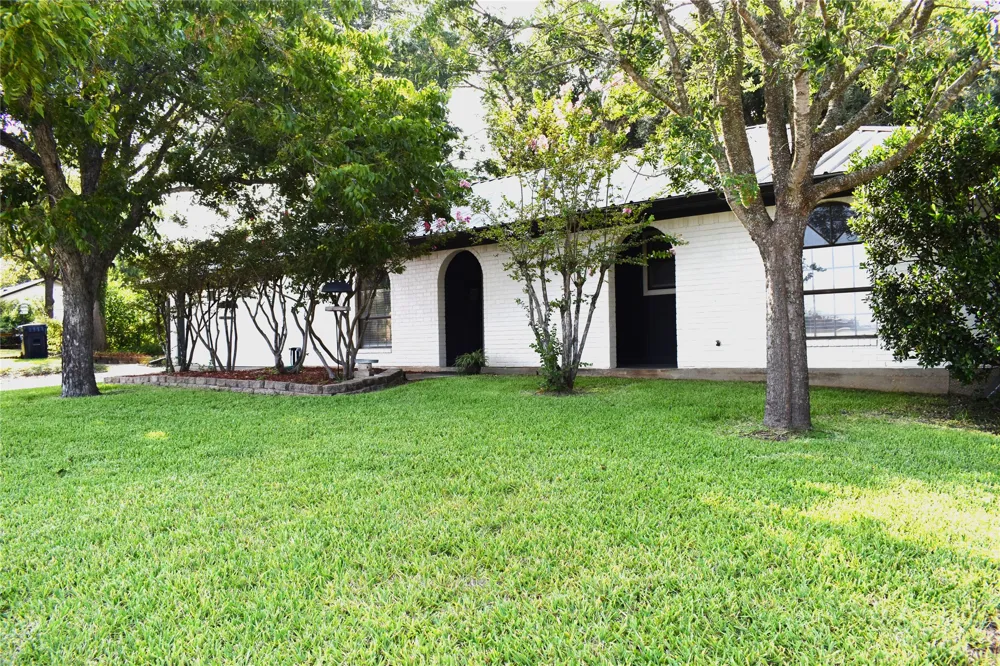1702 Pecos Avenue Rockdale, TX 76567