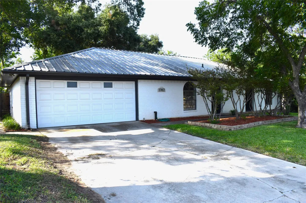 1702 Pecos Avenue Rockdale, TX 76567