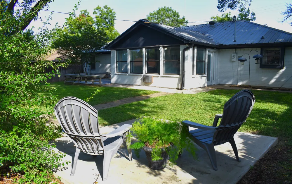 1702 Pecos Avenue Rockdale, TX 76567