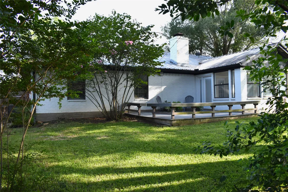 1702 Pecos Avenue Rockdale, TX 76567