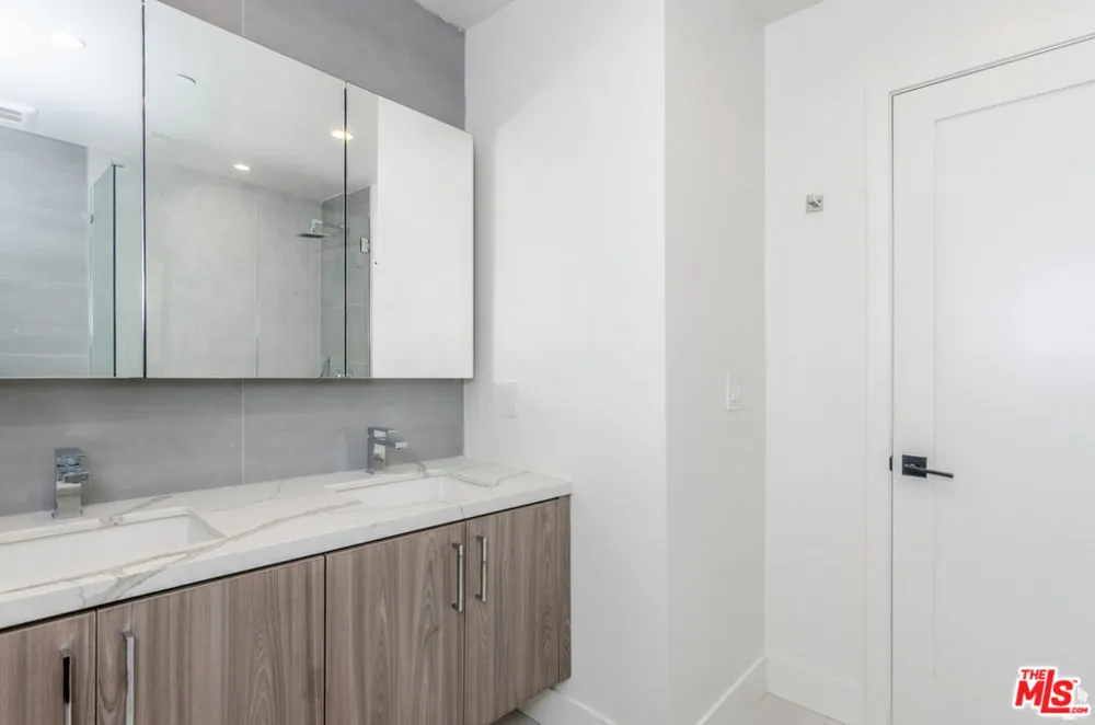 105 S Doheny Drive #PH2 Los Angeles, CA 90048