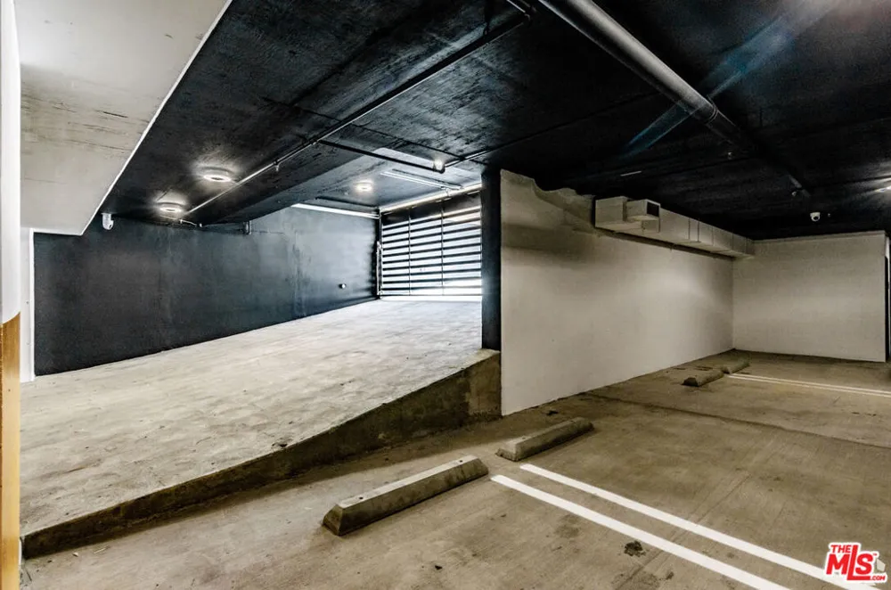 105 S Doheny Drive #PH2 Los Angeles, CA 90048