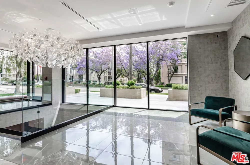 105 S Doheny Drive #PH2 Los Angeles, CA 90048