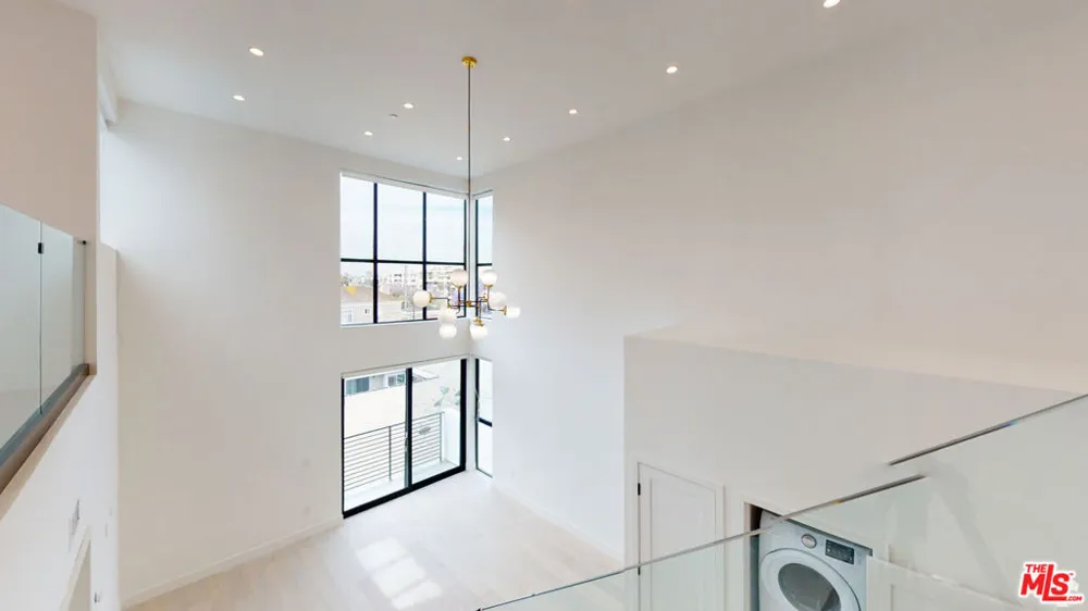 105 S Doheny Drive #PH2 Los Angeles, CA 90048