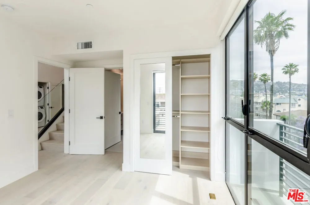 105 S Doheny Drive #PH2 Los Angeles, CA 90048